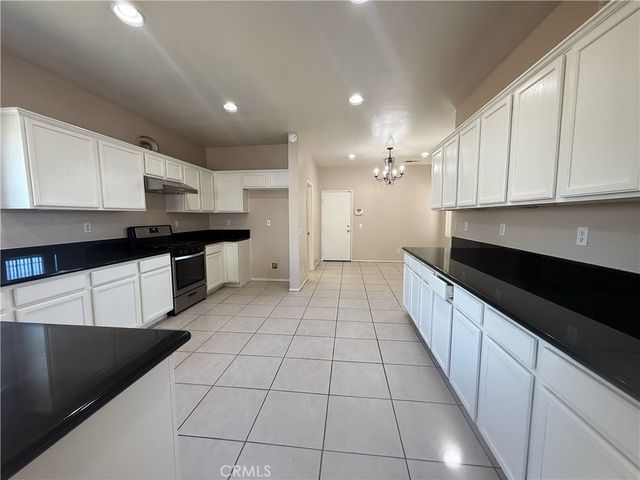 6569 Gladiola, Corona, CA 92880