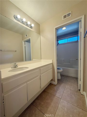 6569 Gladiola, Corona, CA 92880