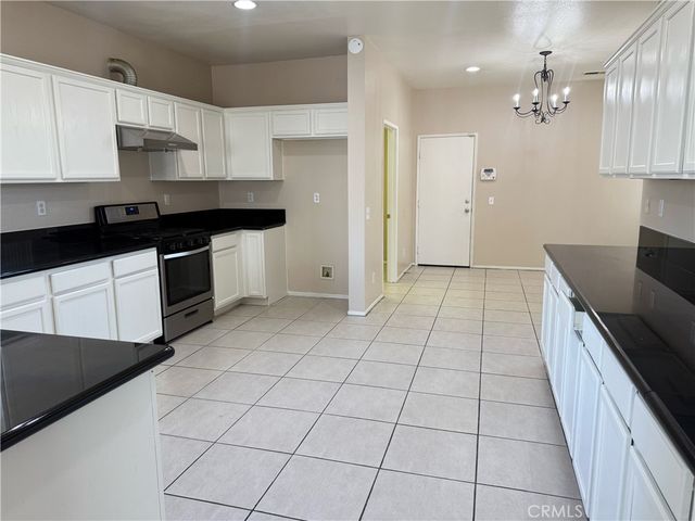 6569 Gladiola, Corona, CA 92880