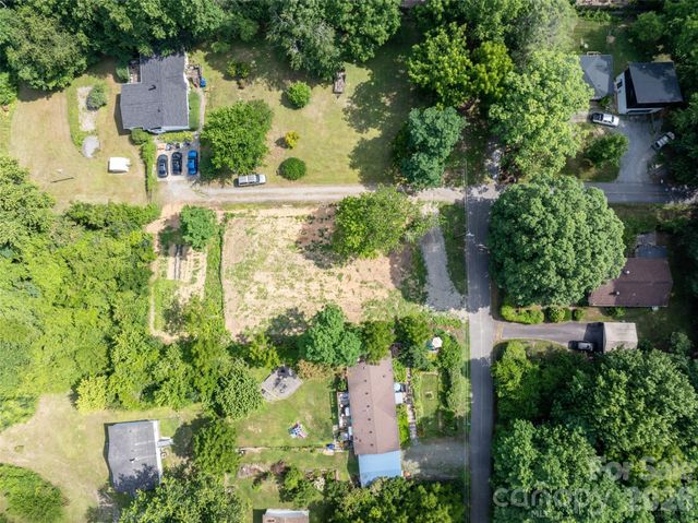 25 John Myra Avenue, Black Mountain, NC 28711