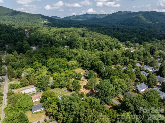 25 John Myra Avenue, Black Mountain, NC 28711