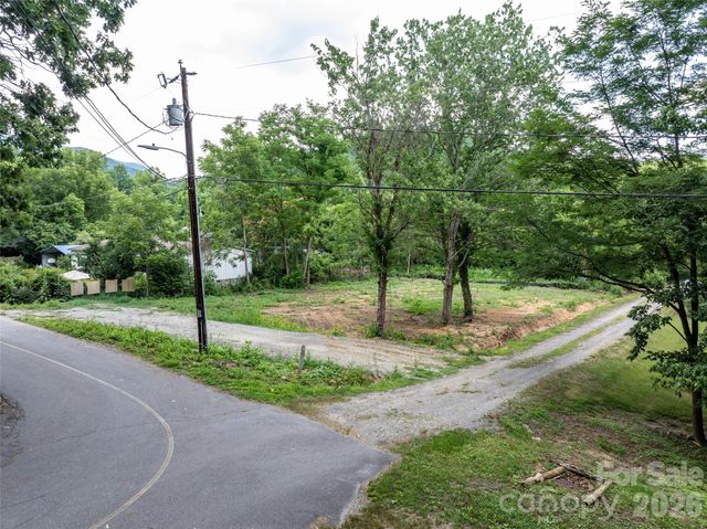 25 John Myra Avenue, Black Mountain, NC 28711