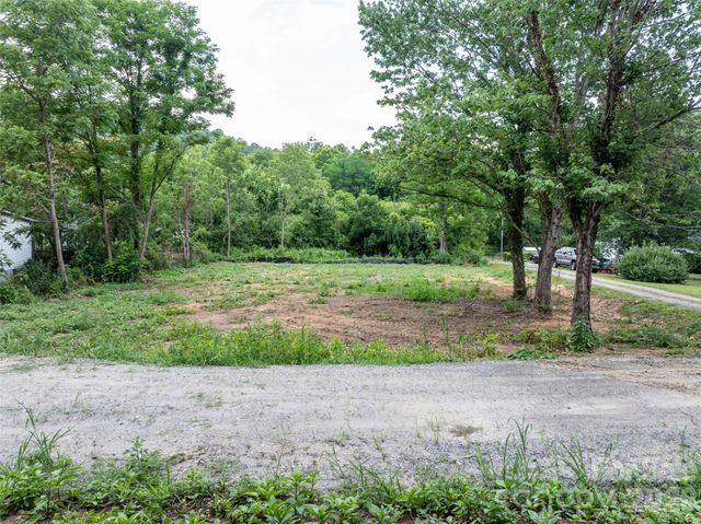 25 John Myra Avenue, Black Mountain, NC 28711