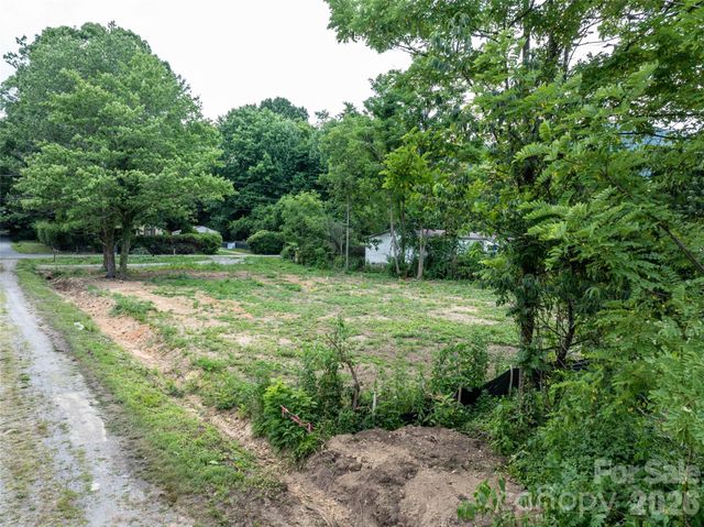 25 John Myra Avenue, Black Mountain, NC 28711