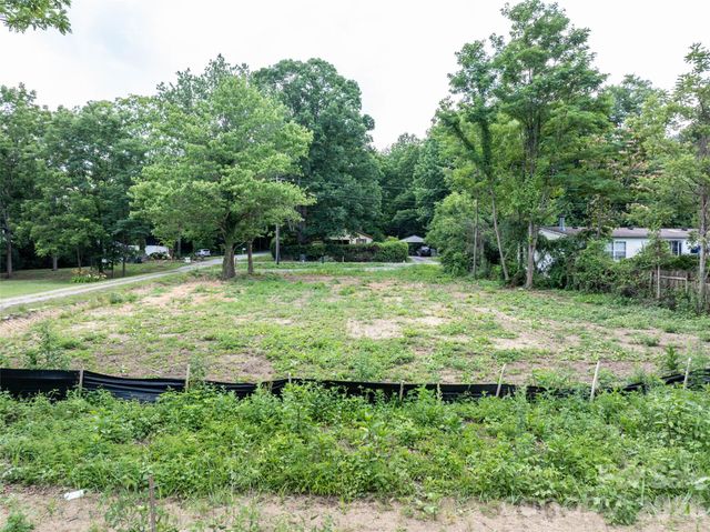 25 John Myra Avenue, Black Mountain, NC 28711
