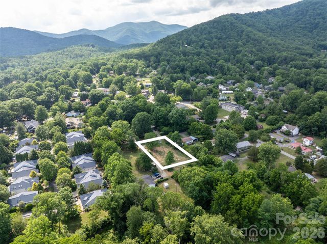 25 John Myra Avenue, Black Mountain, NC 28711