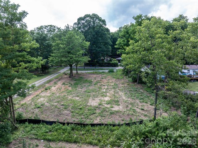 25 John Myra Avenue, Black Mountain, NC 28711
