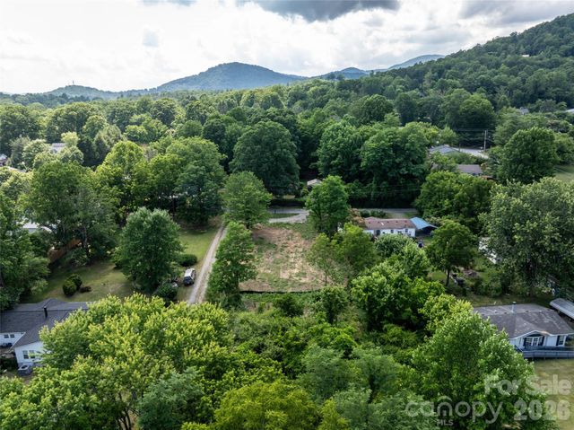 25 John Myra Avenue, Black Mountain, NC 28711