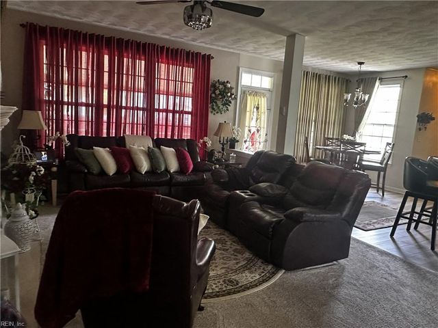 100 Sweetbriar LN, Suffolk, VA 23435