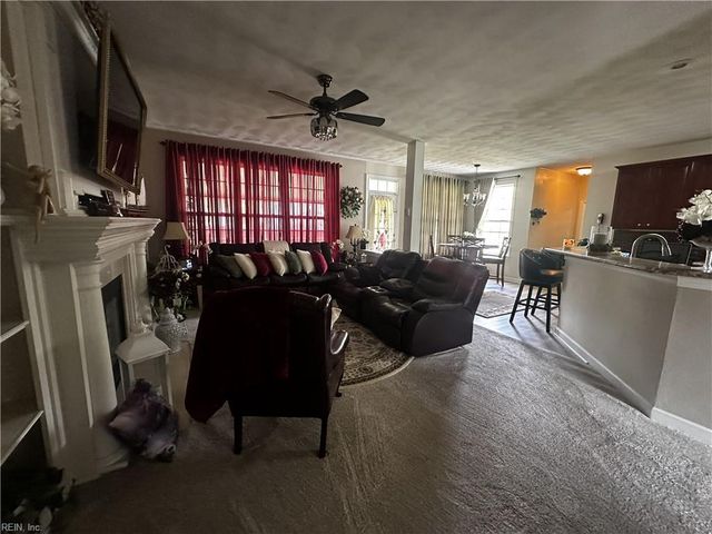 100 Sweetbriar LN, Suffolk, VA 23435