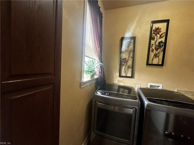 100 Sweetbriar LN, Suffolk, VA 23435