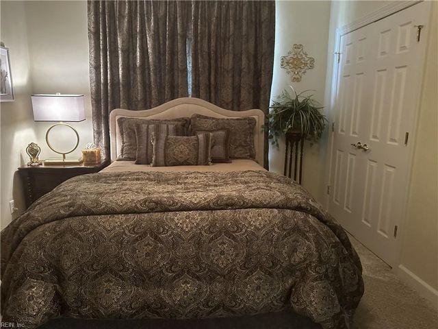 100 Sweetbriar LN, Suffolk, VA 23435