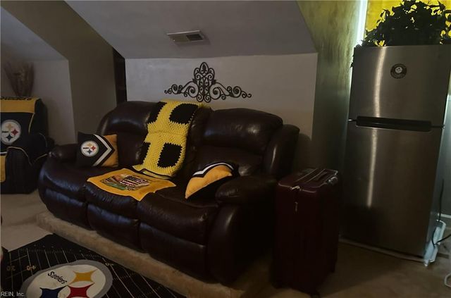 100 Sweetbriar LN, Suffolk, VA 23435