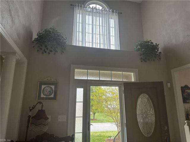 100 Sweetbriar LN, Suffolk, VA 23435