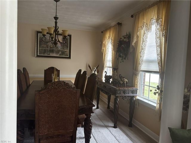 100 Sweetbriar LN, Suffolk, VA 23435