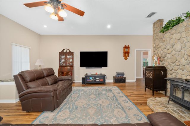 8822 NW 170TH STREET, Alachua, FL 32615
