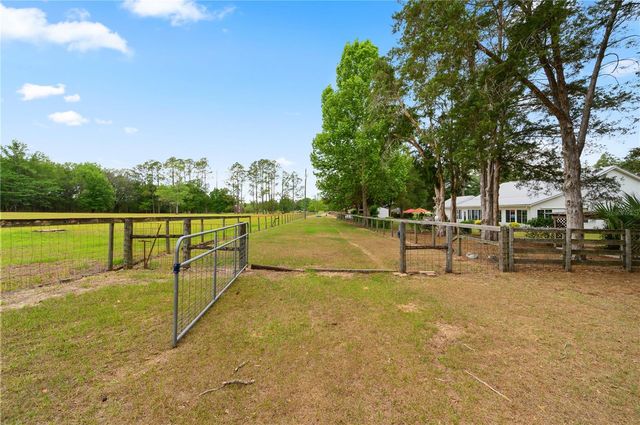 8822 NW 170TH STREET, Alachua, FL 32615