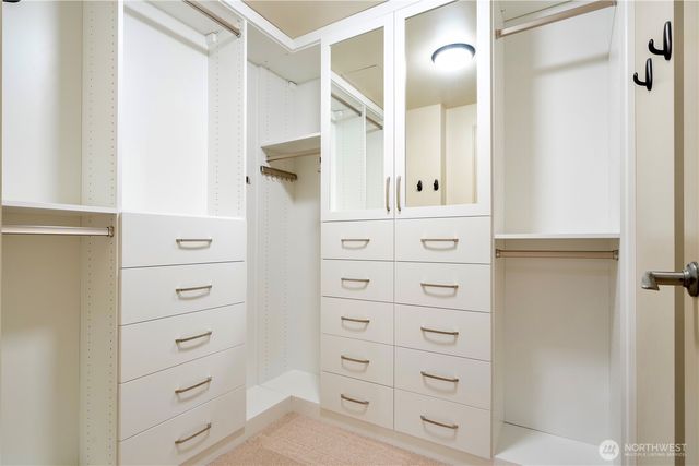 10650 NE 9th Place #2220, Bellevue, WA 98004