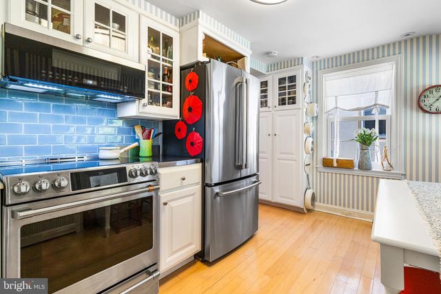 8615 EVERGREEN PL, Philadelphia, PA 19118