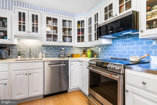8615 EVERGREEN PL, Philadelphia, PA 19118