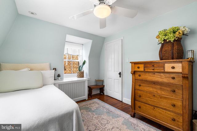8615 EVERGREEN PL, Philadelphia, PA 19118
