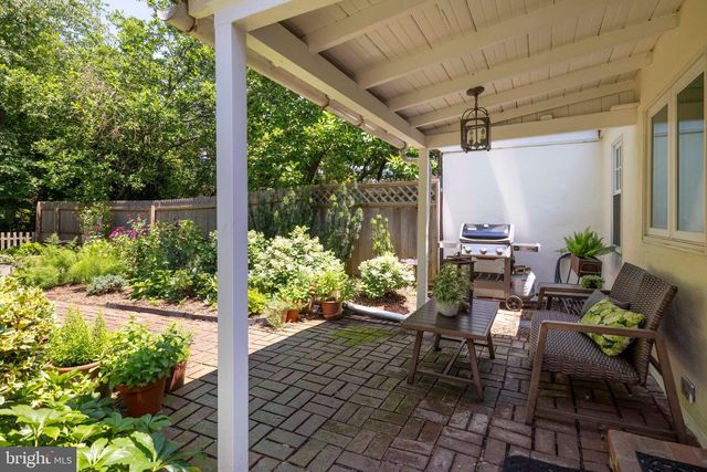 8615 EVERGREEN PL, Philadelphia, PA 19118