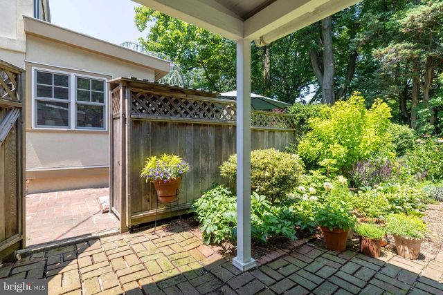 8615 EVERGREEN PL, Philadelphia, PA 19118