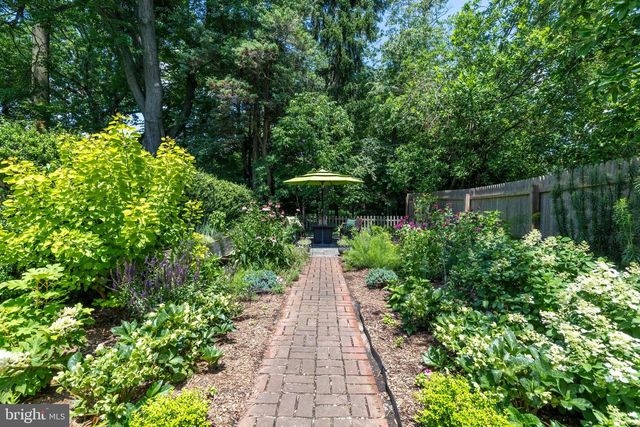 8615 EVERGREEN PL, Philadelphia, PA 19118