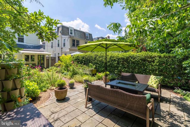 8615 EVERGREEN PL, Philadelphia, PA 19118