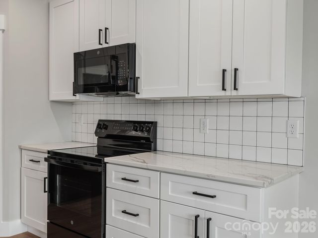 105 Sheila Wynne Drive, Hendersonville, NC 28732