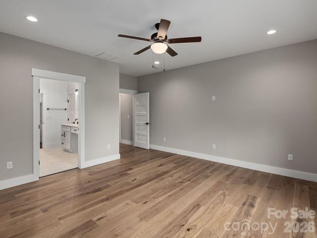 105 Sheila Wynne Drive, Hendersonville, NC 28732