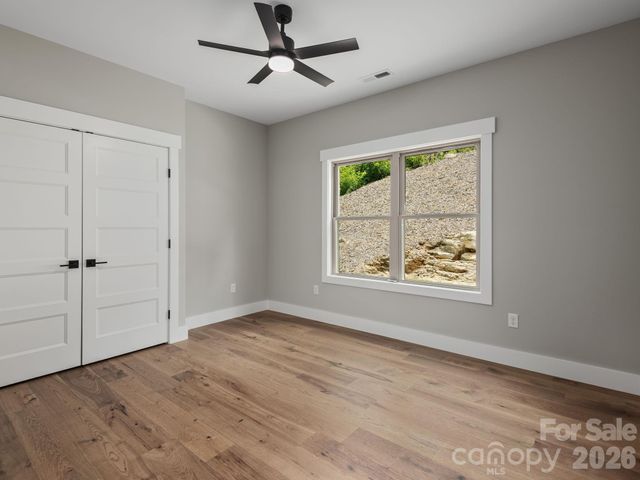 105 Sheila Wynne Drive, Hendersonville, NC 28732