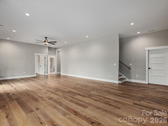 105 Sheila Wynne Drive, Hendersonville, NC 28732