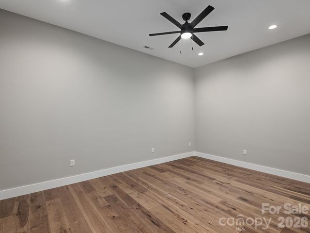 105 Sheila Wynne Drive, Hendersonville, NC 28732