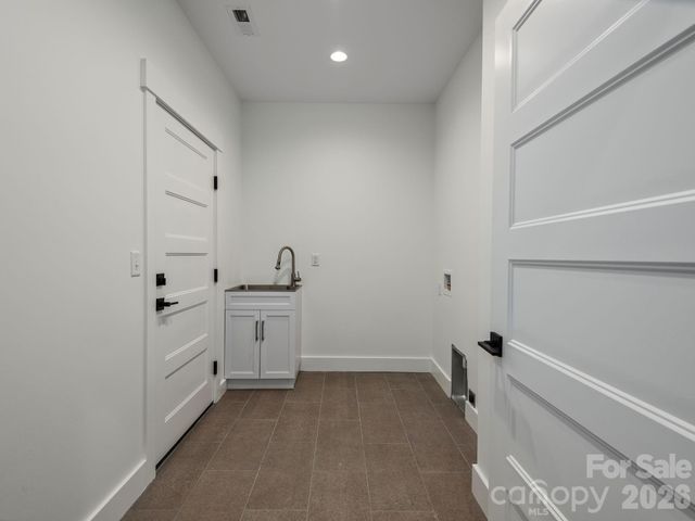 105 Sheila Wynne Drive, Hendersonville, NC 28732