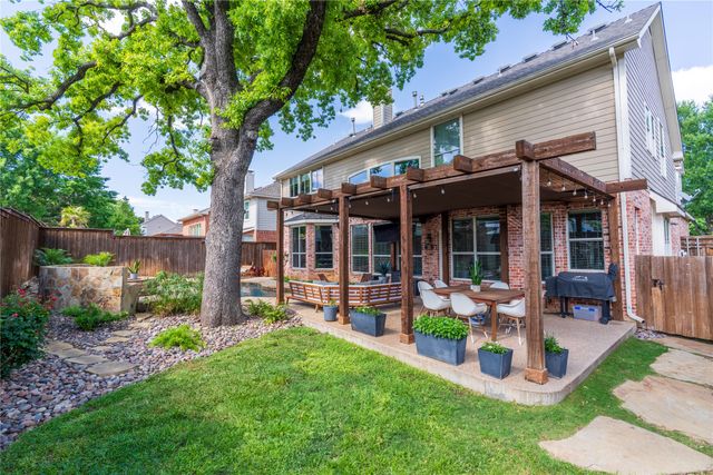905 Water Oak Drive, Grapevine, TX 76051