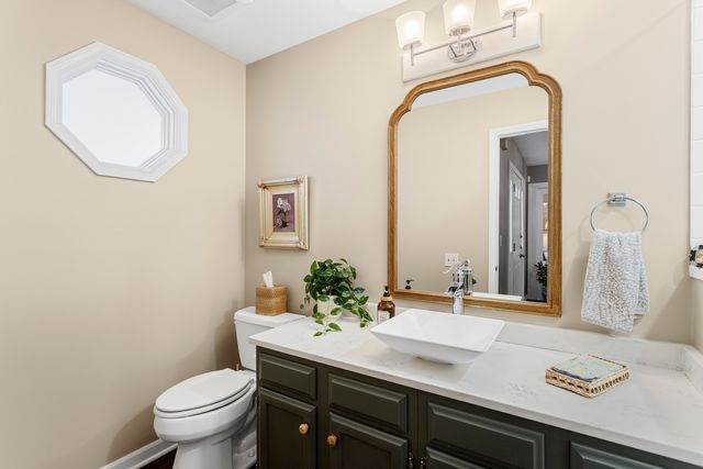 27W214 Heather Lane, Winfield, IL 60190