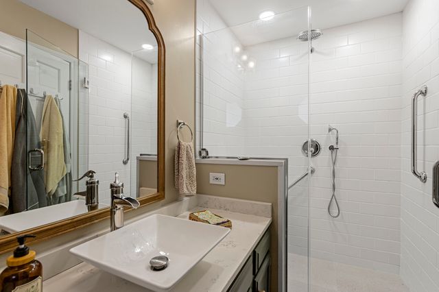 27W214 Heather Lane, Winfield, IL 60190