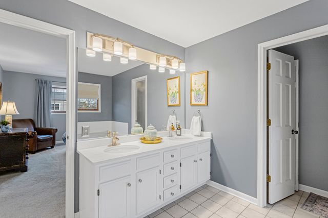 27W214 Heather Lane, Winfield, IL 60190