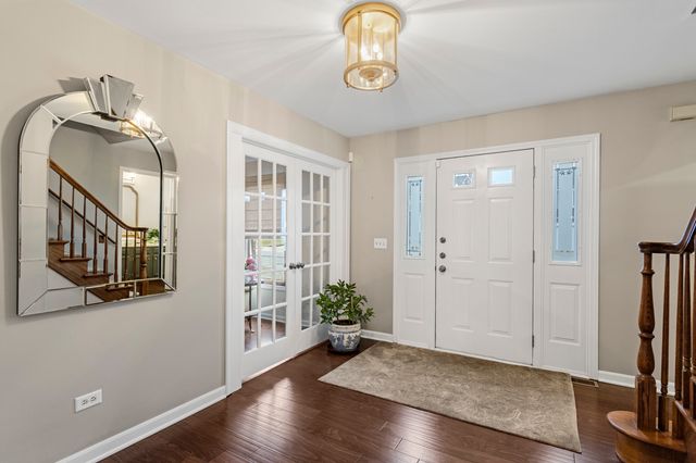 27W214 Heather Lane, Winfield, IL 60190