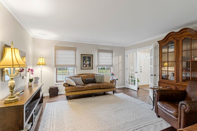 27W214 Heather Lane, Winfield, IL 60190