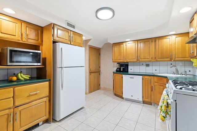 19 Clark St, Randolph, MA 02368
