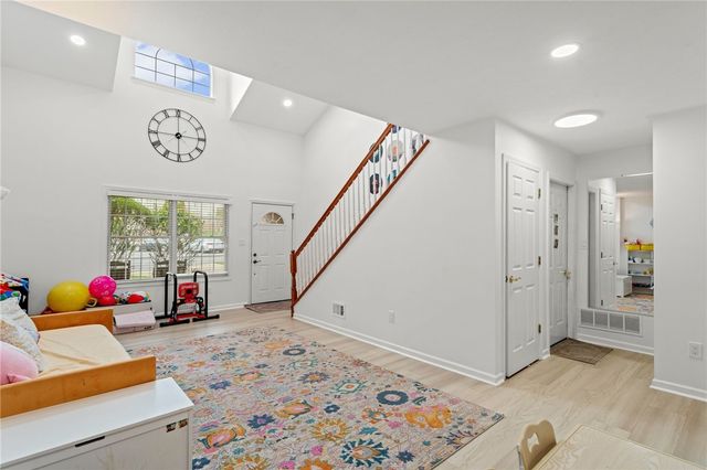 5528 Worthington Ct, Bridgeville, PA 15017