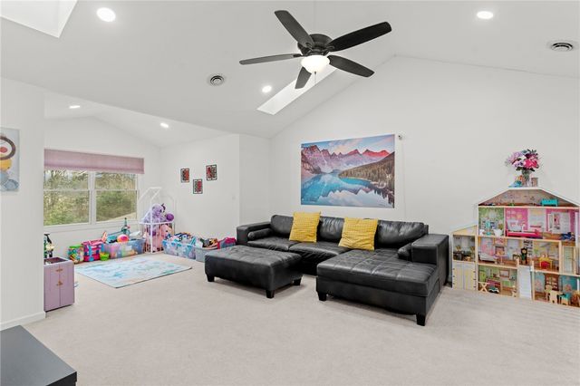 5528 Worthington Ct, Bridgeville, PA 15017