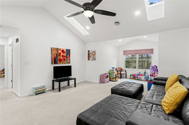 5528 Worthington Ct, Bridgeville, PA 15017