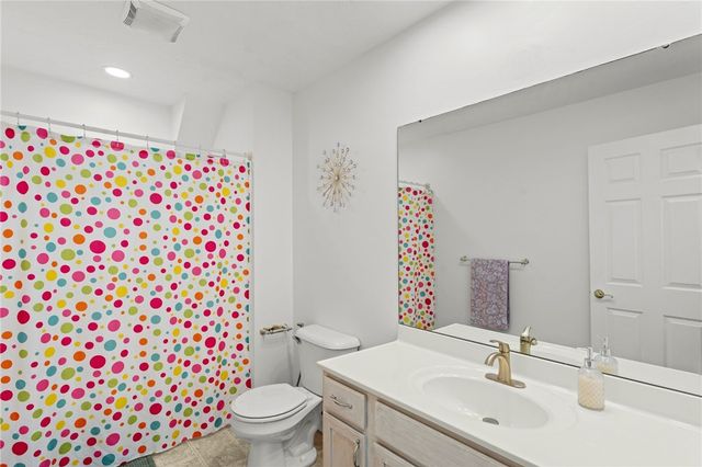 5528 Worthington Ct, Bridgeville, PA 15017