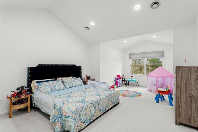 5528 Worthington Ct, Bridgeville, PA 15017