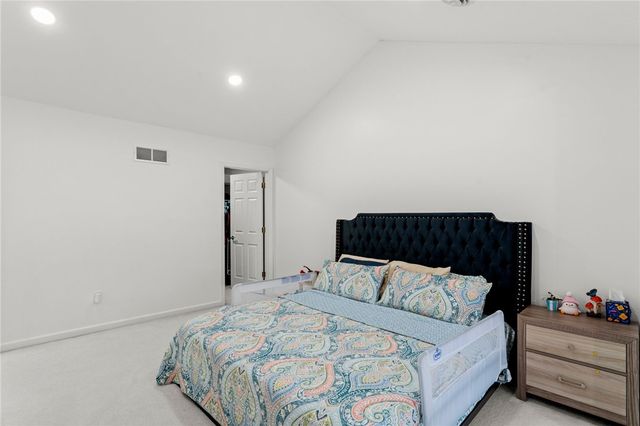 5528 Worthington Ct, Bridgeville, PA 15017