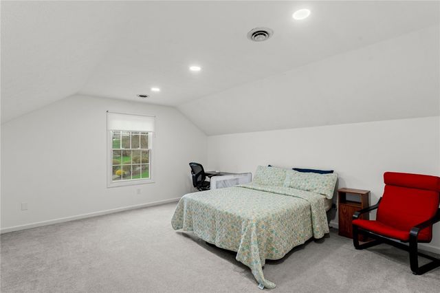 5528 Worthington Ct, Bridgeville, PA 15017