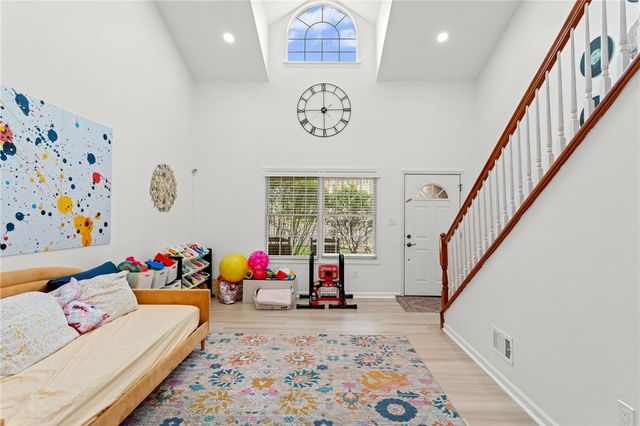 5528 Worthington Ct, Bridgeville, PA 15017